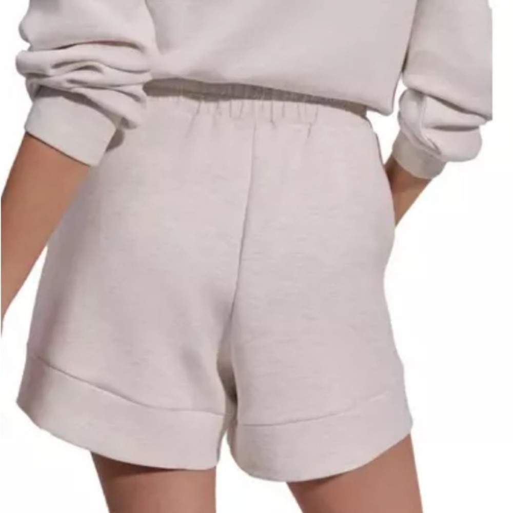 Varley Atrium High Rise Shorts - Picture 6 of 12